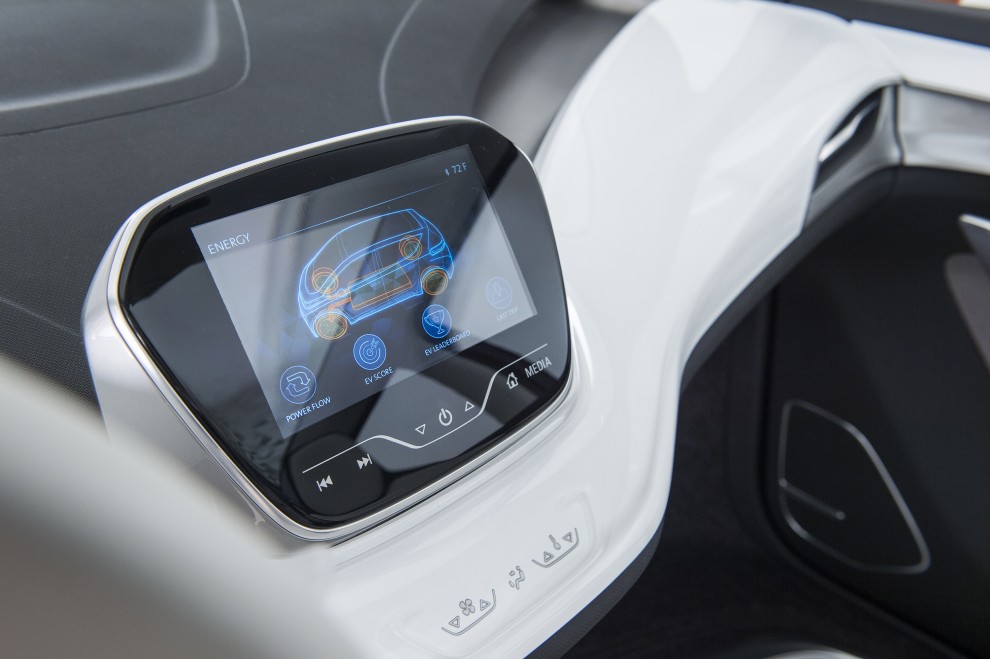 2015-Chevrolet-BoltEV-Concept-interior-007